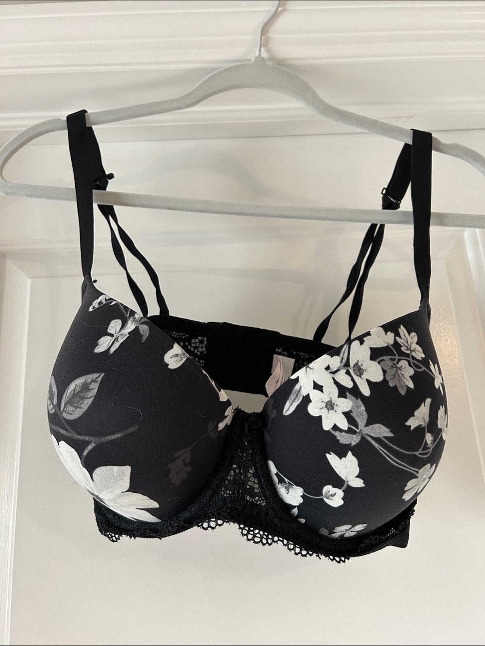 Black floral bra